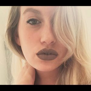 Meet your Posher, Alexandra